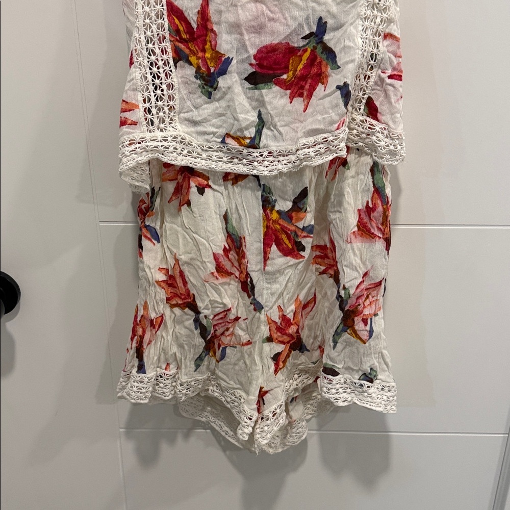 Abercrombie & Fitch White romper with Yellow Accent size large - Picture 4 of 8